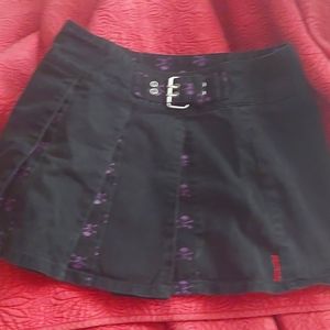 Tripp NYC black skirt with purple skulls